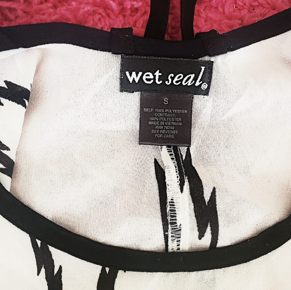 Patterned Tank Top - Picture 3 of 3